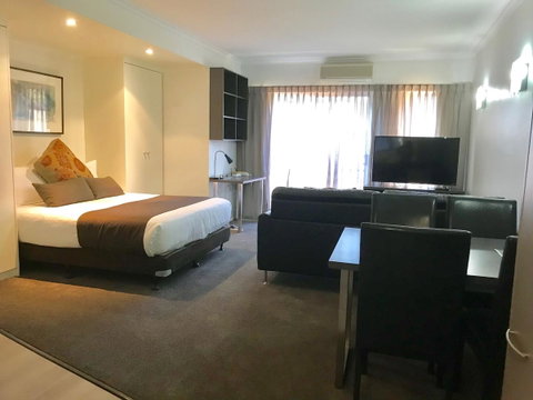 Adelaide DressCircle Apartments - Archer Street - Geraldton Accommodation 4