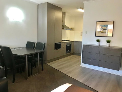 Adelaide DressCircle Apartments - Archer Street - Geraldton Accommodation 5