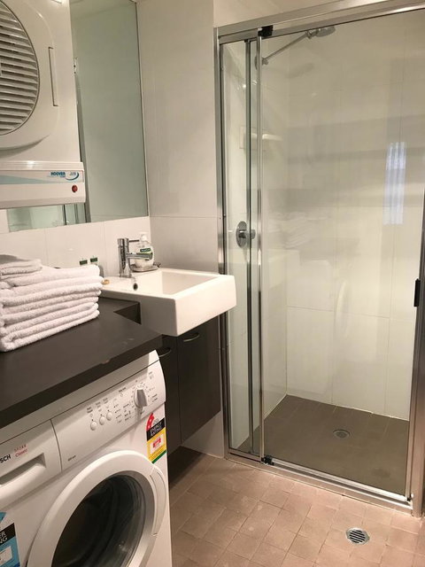 Adelaide DressCircle Apartments - Archer Street - Geraldton Accommodation 3