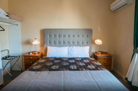 Tailem Bend Riverside Hotel - Geraldton Accommodation 2