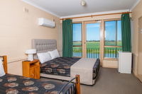 Book Tailem Bend Accommodation Vacations Geraldton Accommodation Geraldton Accommodation