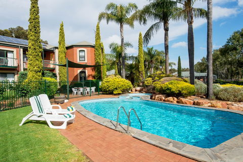 Clare Country Club - Geraldton Accommodation 8