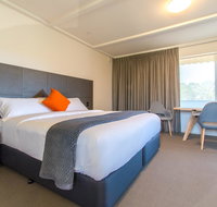 Mick O'Sheas - Geraldton Accommodation