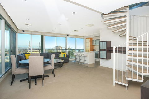 Glenelg Skyline Penthouse - Geraldton Accommodation 40
