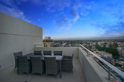 Glenelg Skyline Penthouse - Geraldton Accommodation 11