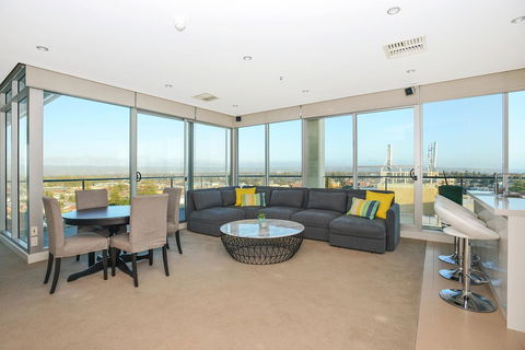 Glenelg Skyline Penthouse - Geraldton Accommodation 8