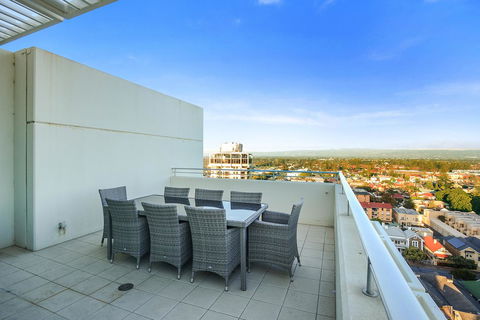 Glenelg Skyline Penthouse - Geraldton Accommodation 6