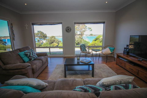 Waterfront On Osprey - Geraldton Accommodation 5