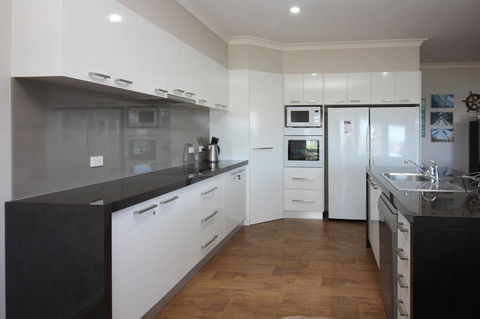 Waterfront On Osprey - Geraldton Accommodation 13