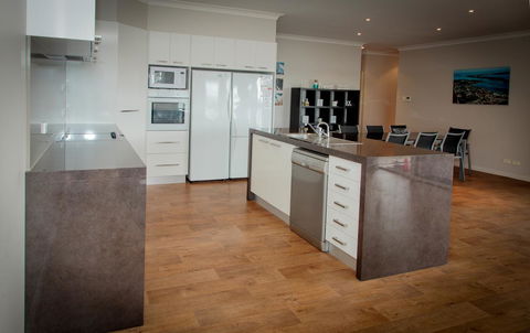 Waterfront On Osprey - Geraldton Accommodation 8