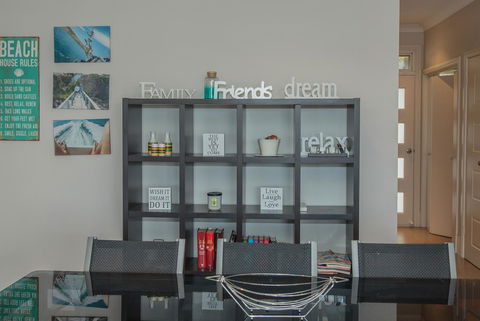 Waterfront On Osprey - Geraldton Accommodation 9