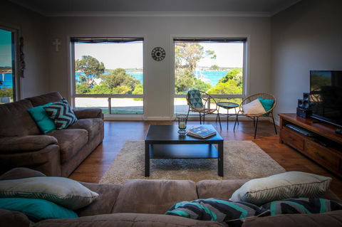 Waterfront On Osprey - Geraldton Accommodation 2