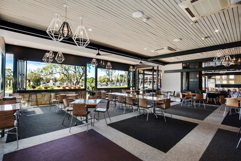 Berri Hotel - Geraldton Accommodation 13