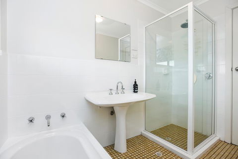 Red Door - Geraldton Accommodation 6