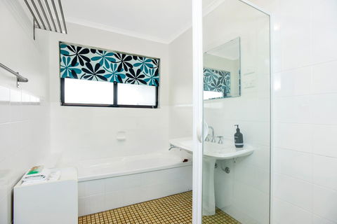 Red Door - Geraldton Accommodation 7