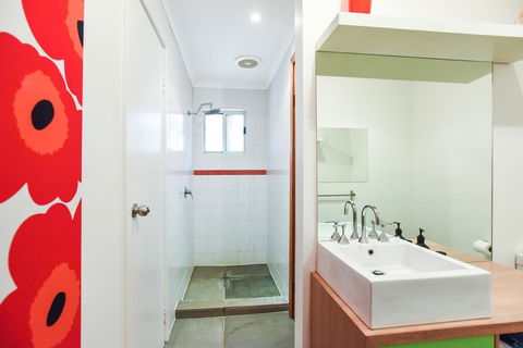 Red Door - Geraldton Accommodation 11