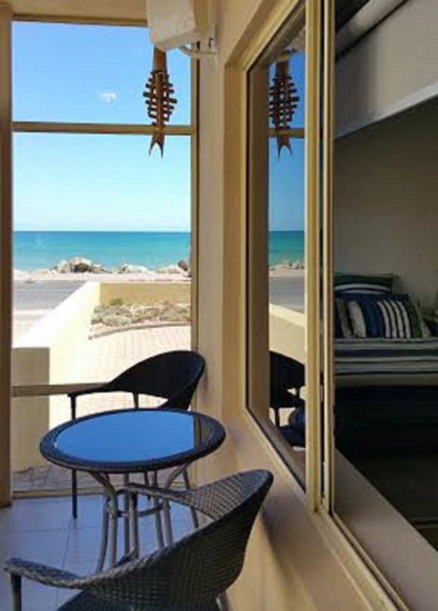 Acaill Accommodation Esplanade Living Self Check-In Self Check-Out - Geraldton Accommodation 38