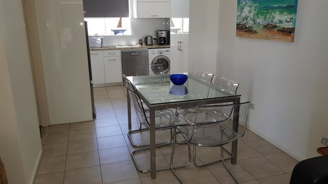 Acaill Accommodation Esplanade Living Self Check-In Self Check-Out - Geraldton Accommodation 7