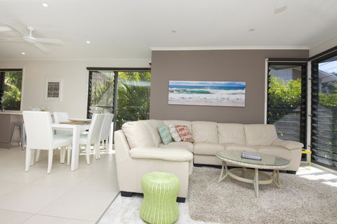 Boom 6 Boomerang Beach - Geraldton Accommodation 2