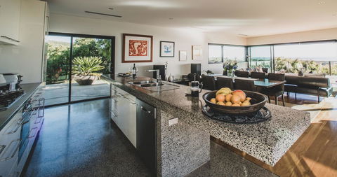 The Roozen Residence - Geraldton Accommodation 4