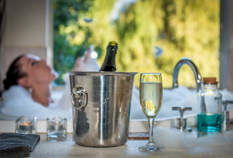 Chimes Spa Retreat - Geraldton Accommodation 16