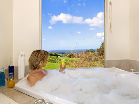 Chimes Spa Retreat - Geraldton Accommodation 35