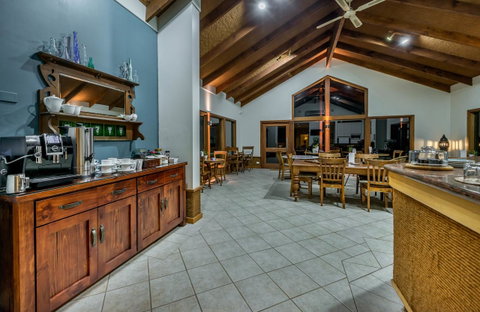 Chimes Spa Retreat - Geraldton Accommodation 5