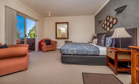 Chimes Spa Retreat - Geraldton Accommodation 14