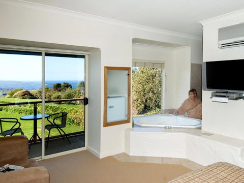 Chimes Spa Retreat - Geraldton Accommodation 38