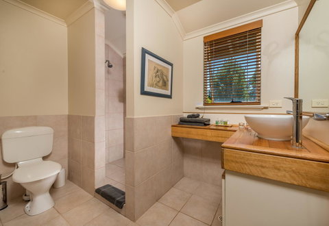 Chimes Spa Retreat - Geraldton Accommodation 18