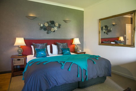 Chimes Spa Retreat - Geraldton Accommodation 44