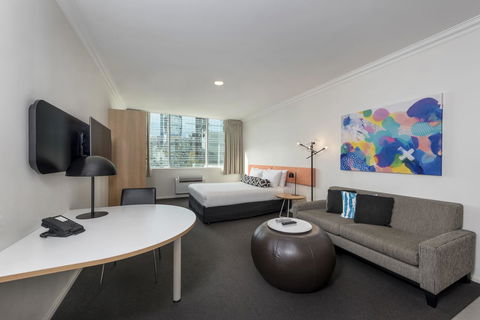 Oaks Perth Hotel - Geraldton Accommodation 0