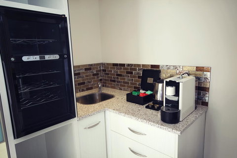 Swan River Hotel - Geraldton Accommodation 38