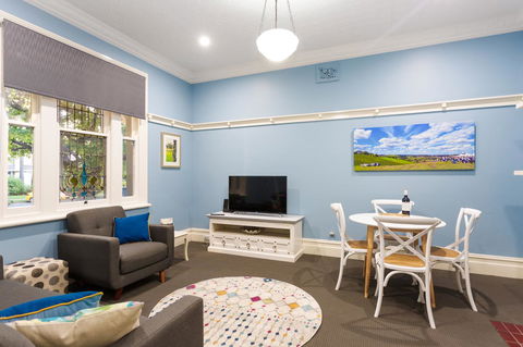 Blue Door Apartments - Geraldton Accommodation 2