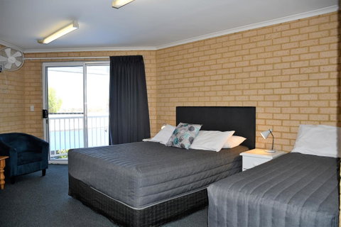 Kalbarri Seafront Villas - Geraldton Accommodation 11