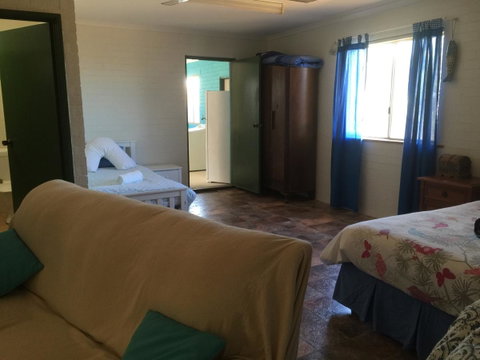 Surf Shack - Geraldton Accommodation 0