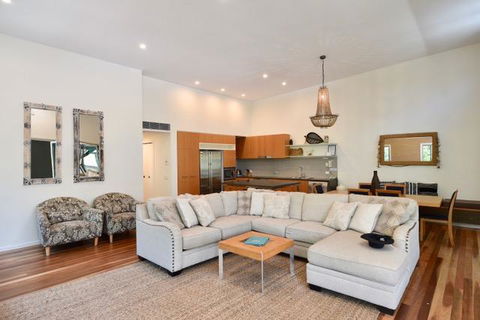 East On Byron - Geraldton Accommodation 13