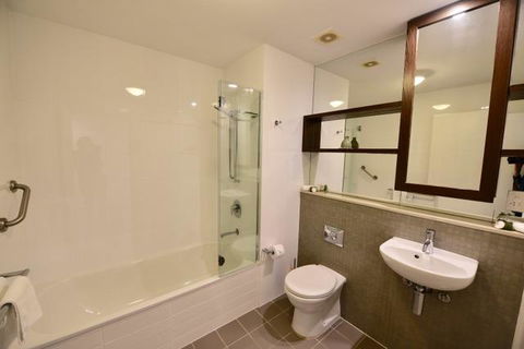 East On Byron - Geraldton Accommodation 6