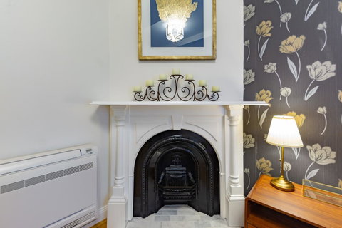 Heritage Townhouse Near Harbour Bridge - Geraldton Accommodation 8