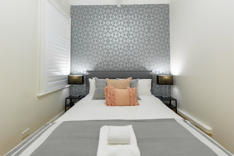 Heritage Townhouse Near Harbour Bridge - Geraldton Accommodation 11
