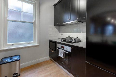Heritage Townhouse Near Harbour Bridge - Geraldton Accommodation 21