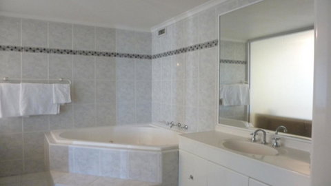 Darling Harbor Apartment - Geraldton Accommodation 3