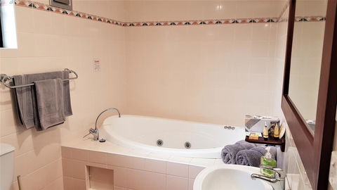 Great Escape Lofts - Geraldton Accommodation 4