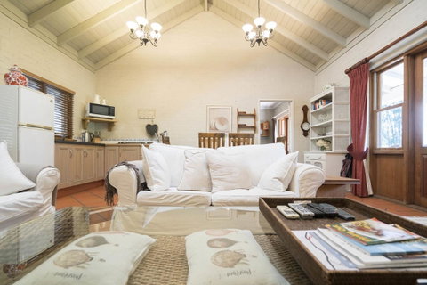 Thistle Hill Guesthouse - Walk To Many Wineries And Restaurants - Geraldton Accommodation 29