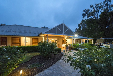 Thistle Hill Guesthouse - Walk To Many Wineries And Restaurants - Geraldton Accommodation 0