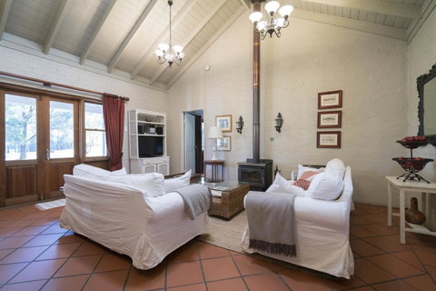 Thistle Hill Guesthouse - Walk To Many Wineries And Restaurants - Geraldton Accommodation 31