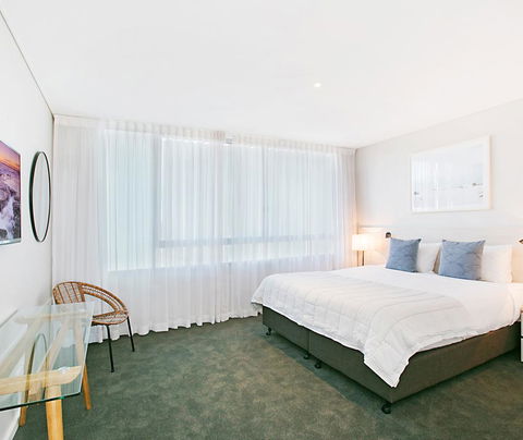 Oaks Nelson Bay Lure Suites - Geraldton Accommodation 2