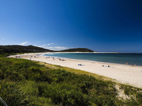 Oaks Nelson Bay Lure Suites - Geraldton Accommodation 4
