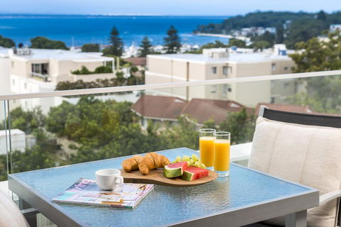 Oaks Nelson Bay Lure Suites - Geraldton Accommodation 6