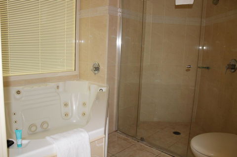 The Boathouse Resort Luxury Apartments - Geraldton Accommodation 6